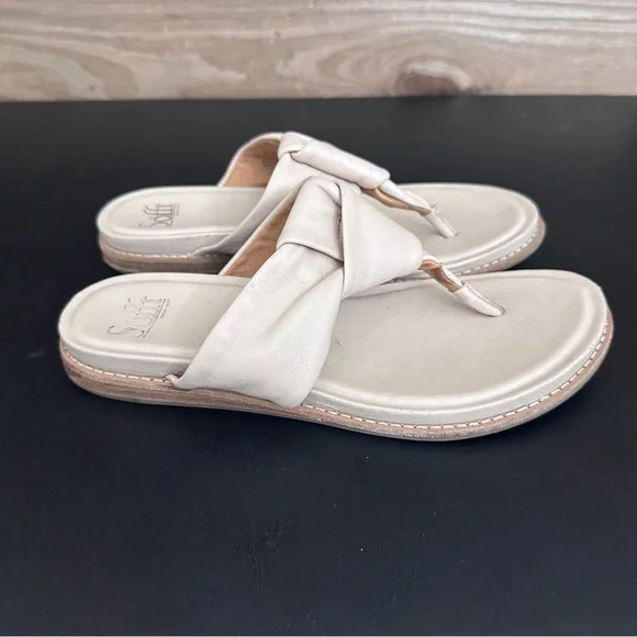 Sofft Essie Sandals Women's 8M Beige Leather Comfort Thong Flip Flop Knot - Picture 4 of 10
